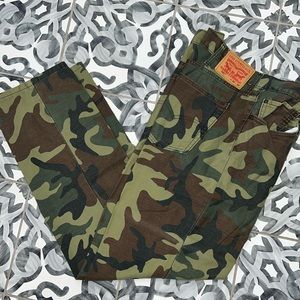 Levi Camo Jeans